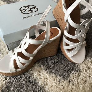 Brand New Daisy Fuentes- Susie